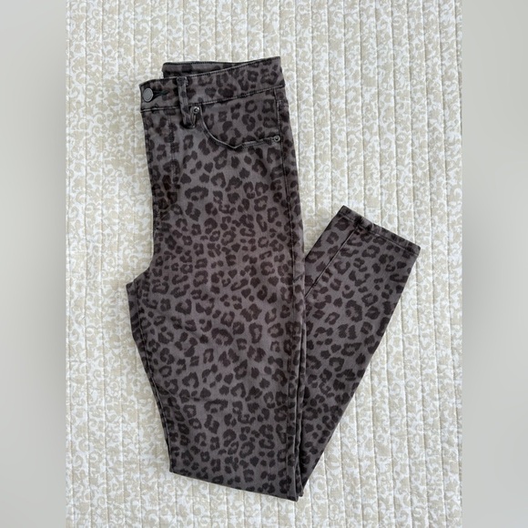 Good American | Good Legs | Gray Leopard Denim Jeans | Size 29 (US 8) - Picture 3 of 16